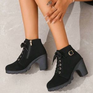 Ladies Classic Fashion Black Commuter Lace Up Fashion Boots,